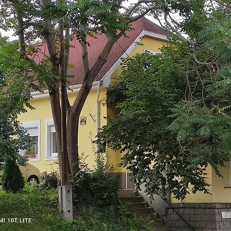 Szitakoeto Apartman Eger Buitenkant foto