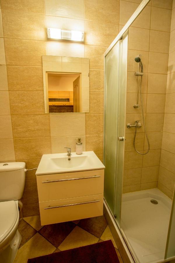 Szitakoeto Apartman Eger Buitenkant foto